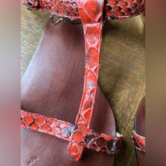 Alexandre Birman Red Python T sandals size 5 - Picture 2 of 4